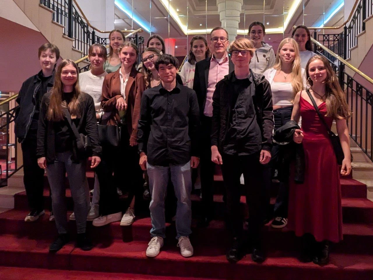 2024 10 Lender Gymnasium Musik Exkursion Musical Tarzan (5)