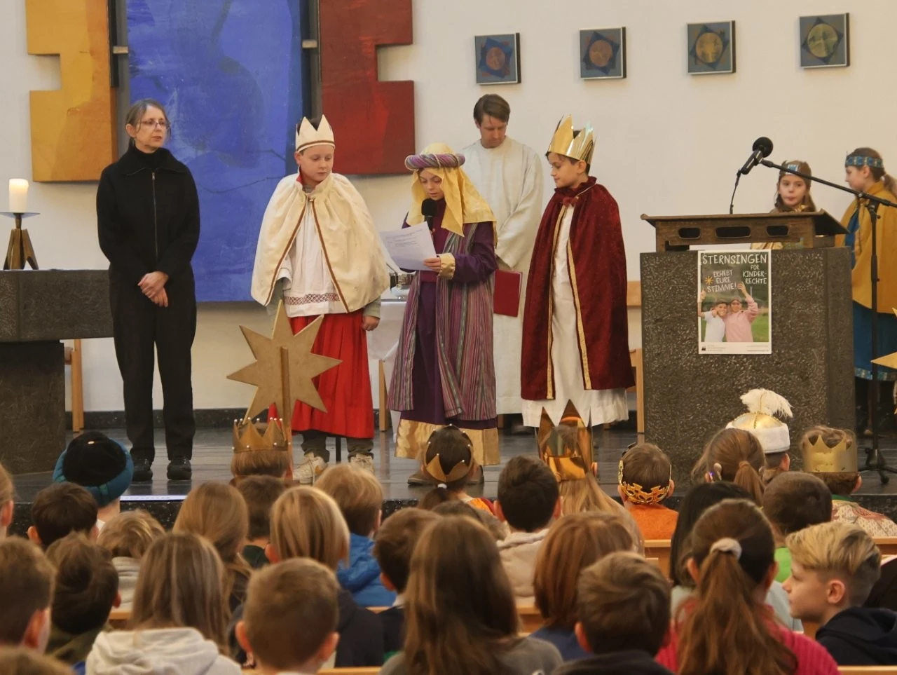 2025 Lender Gymnasium Schulseelsorge Sternsinger Godie (8)