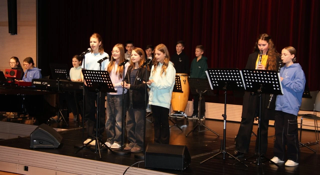 2025 01 Lender Gymnasium Musik Lender musiziert (9)