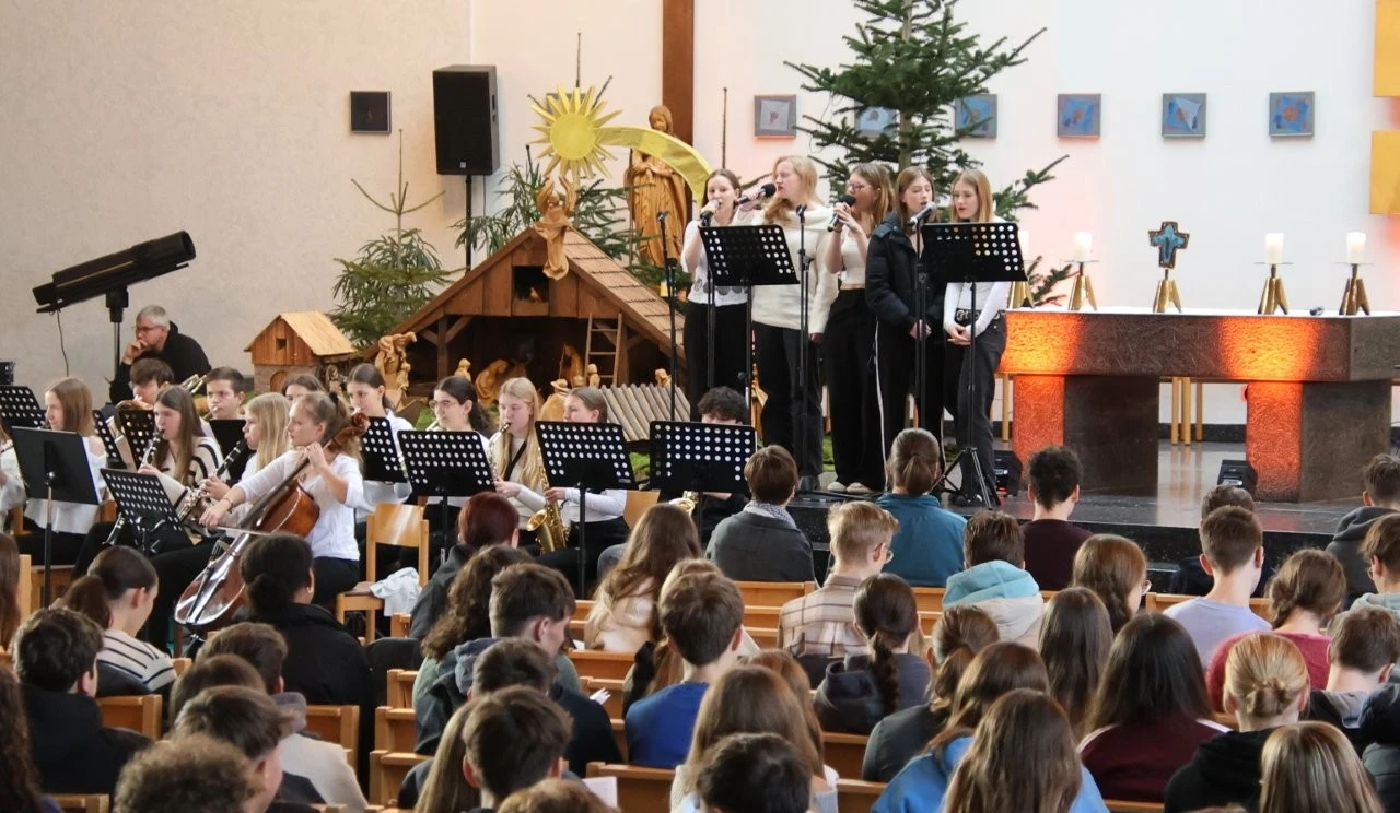 2025 01 Lender Gymnasium Schulleben Gottesdienst Jubiläum (1)