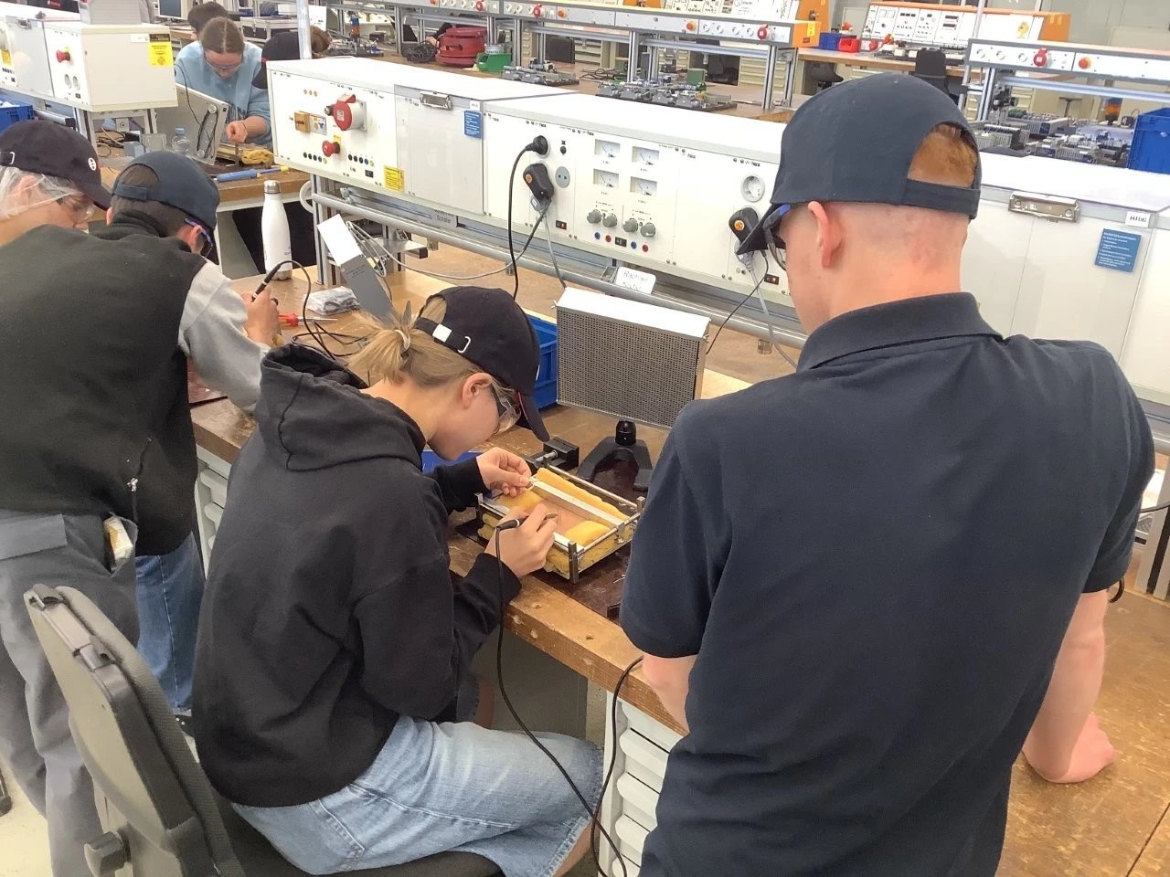 2025 05 Lender Gymnasium NwT Exkursion Bosch (1)