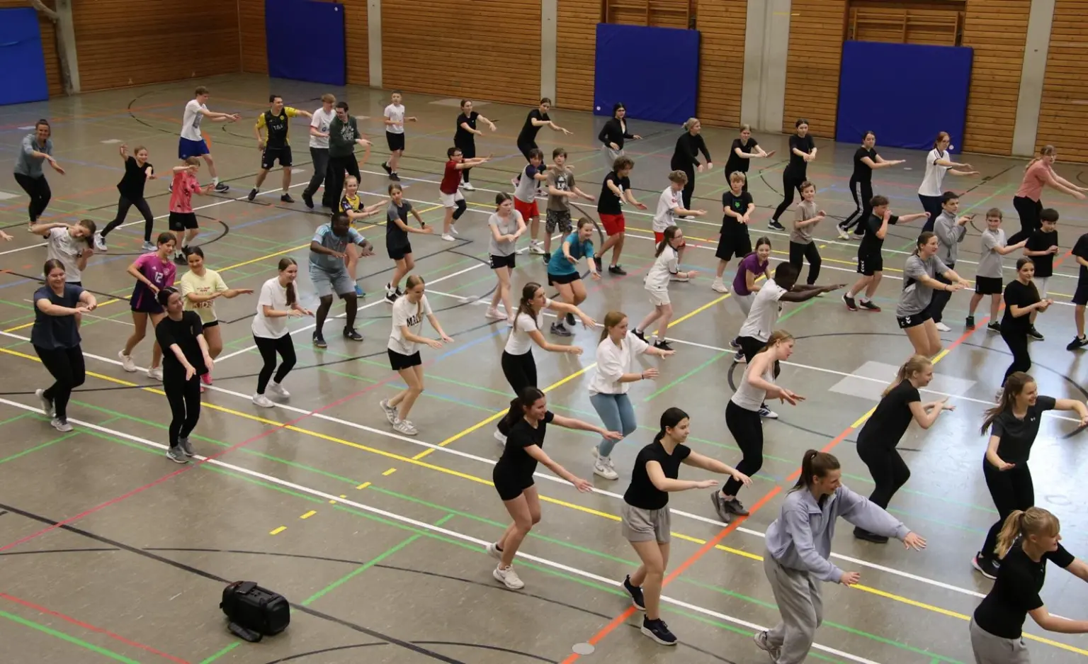 2025 05 Lender Gymnasium Sport Tansania Projekt (01)