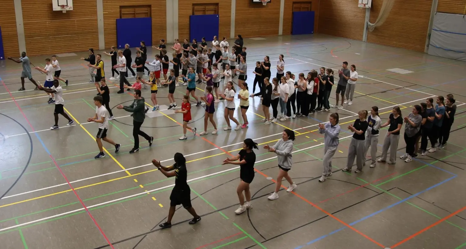 2025 05 Lender Gymnasium Sport Tansania Projekt (05)