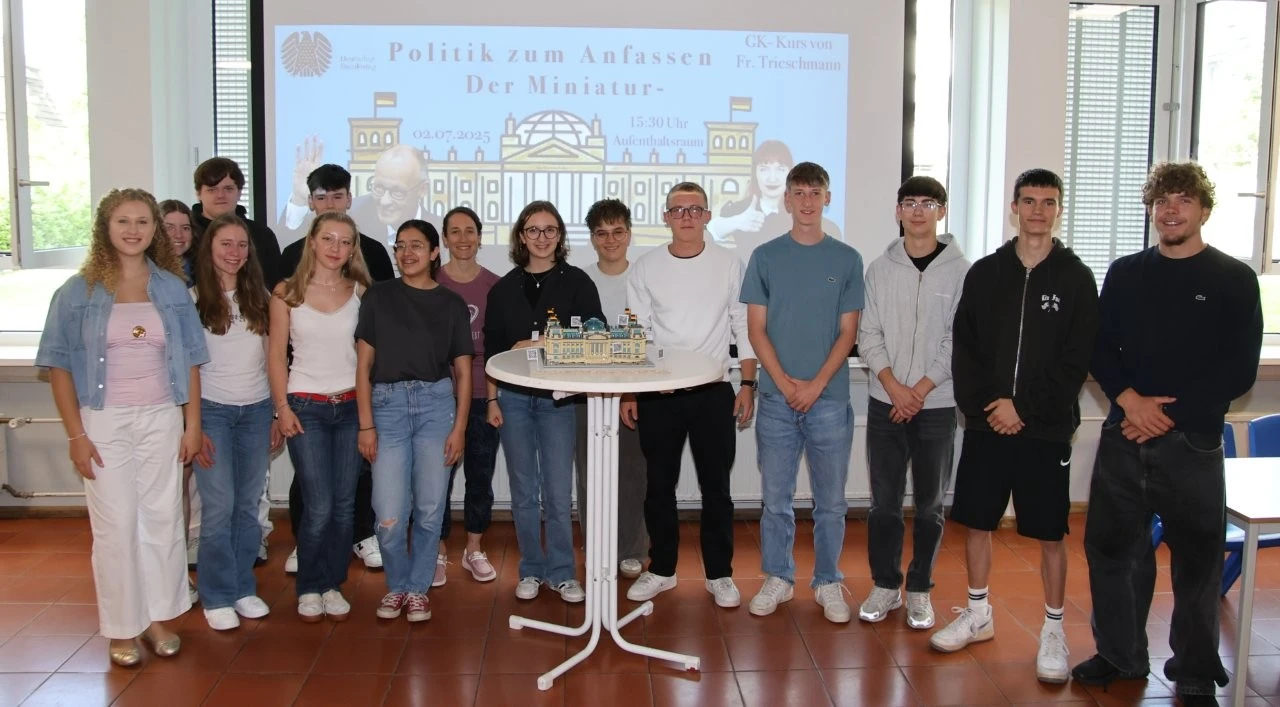 2025 07 Lender Gymnasium GmK Miniatur Bundestag (2)