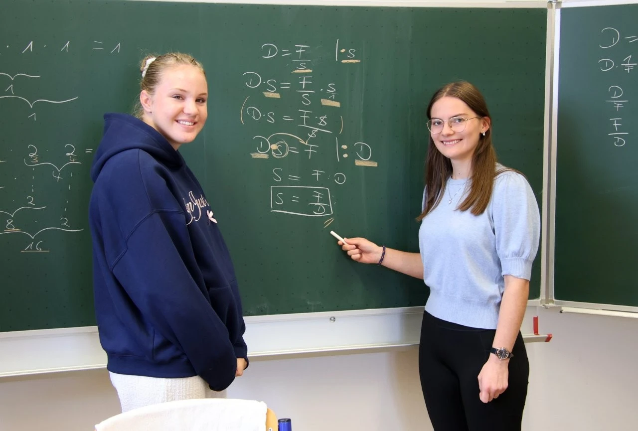 2025 08 lender gymnasium sommerschule schueler 2