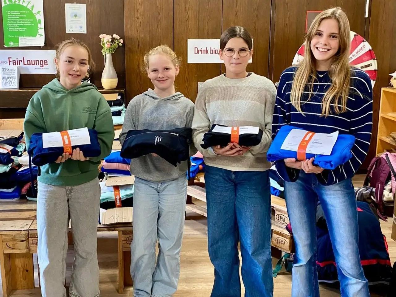 2025 11 lender gymnasium el mundo schulkleidung 8a