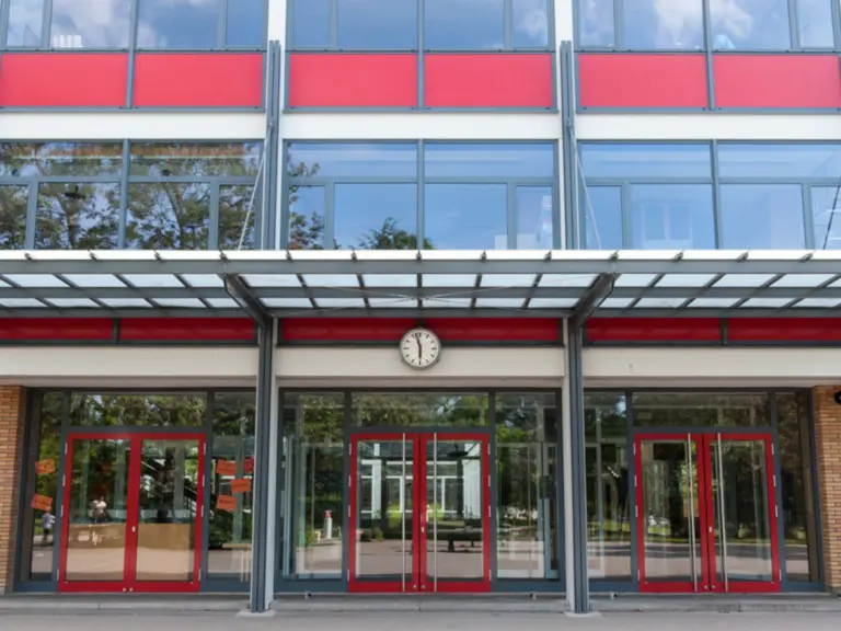 Lender Gymnasium Kachel Allgemeinbildendes Gymnasium