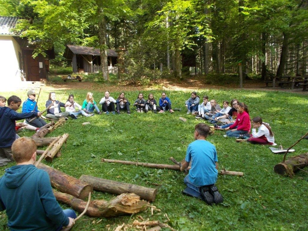Lender Gymnasium Waldklassenzimmer Musik (1)