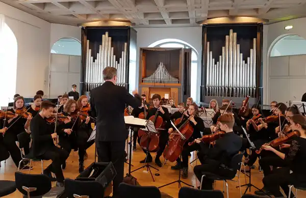 Lender AG Mu Streichorchester Barockorchester